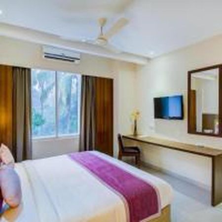 Jk Residency Kelakam Hotel Luaran gambar